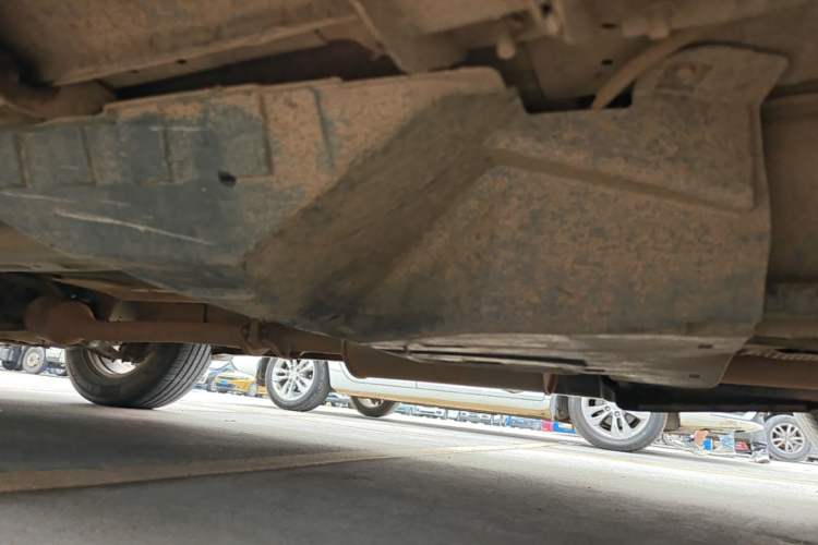Used Haval H6 2015 Upgraded Model 1.5T Manual Two-Wheel Drive Elite Version Left Side Sill