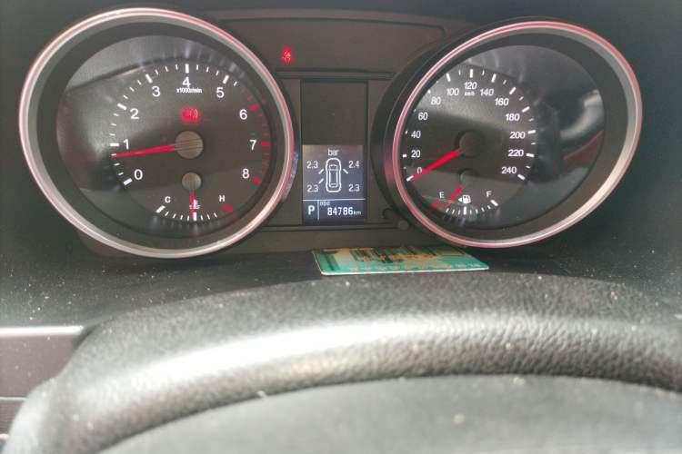 Used Haval H6 2015 Sport Edition 1.5T Automatic Two-Wheel Drive Luxury Model Odometer Close Up