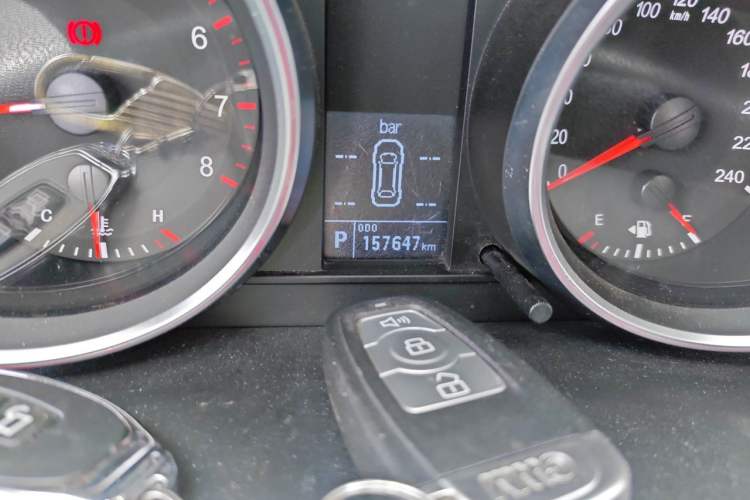 Used Haval H6 2015 Sport Edition 1.5T Automatic Two-Wheel Drive Luxury Model Odometer Close Up