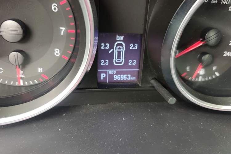 Used Haval H6 2015 Sport Edition 1.5T Automatic Two-Wheel Drive Luxury Model Odometer Close Up