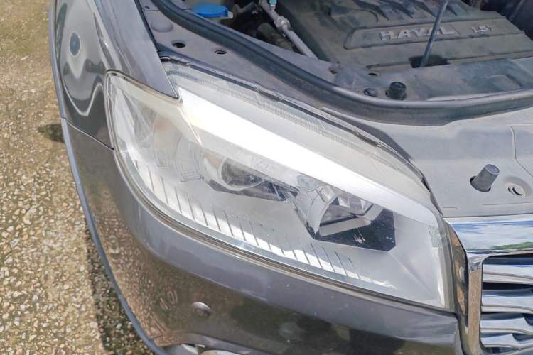 Used Haval H6 2015 Sport Edition 1.5T Automatic Two-Wheel Drive Luxury Model Right Front Headlight