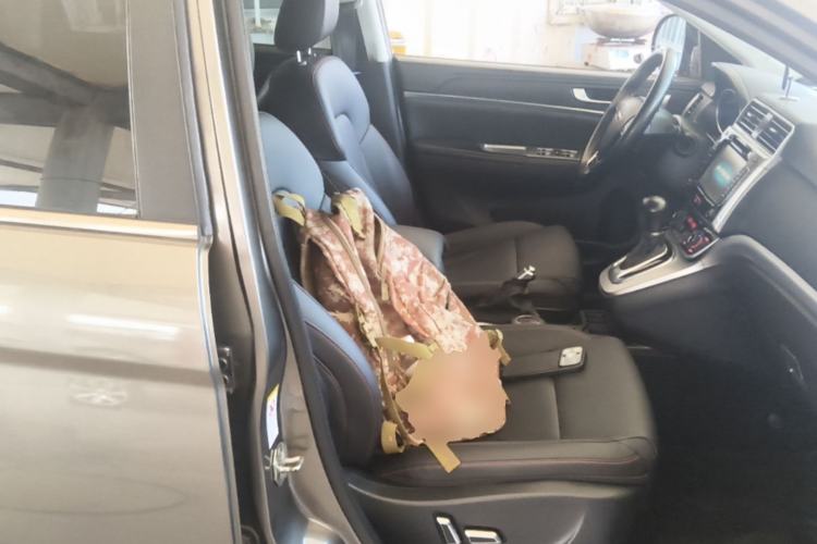 Used Haval H6 2015 Sport Edition 1.5T Automatic Two-Wheel Drive Luxury Model Right Front Seat