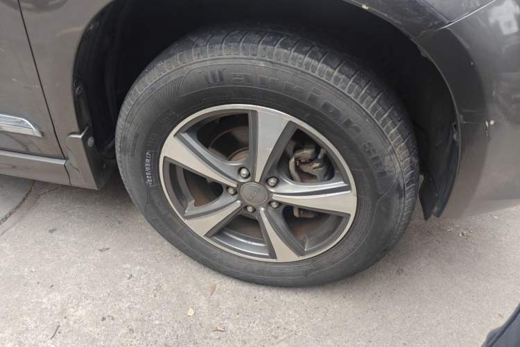 Used Haval H6 2015 Upgraded Model 1.5T Manual Two-Wheel Drive Elite Version Right Front Wheel Hub