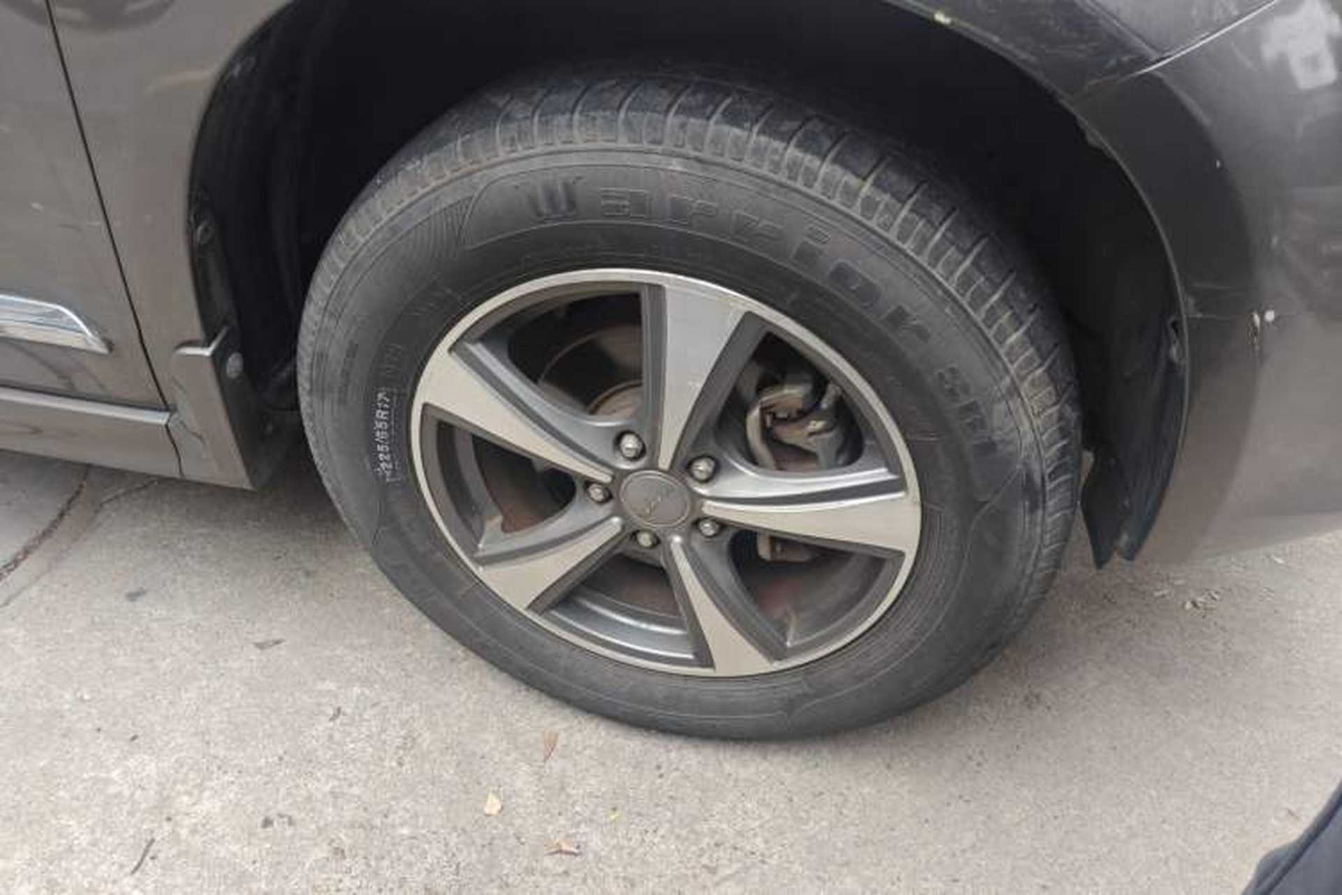 Used Haval H6 2015 Upgraded Model 1.5T Manual Two-Wheel Drive Elite Version Right Front Wheel Hub