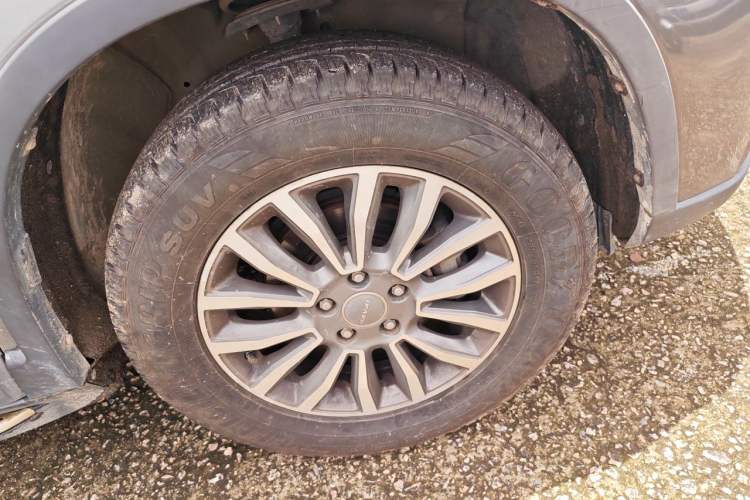 Used Haval H6 2015 Sport Edition 1.5T Automatic Two-Wheel Drive Luxury Model Right Front Wheel Hub