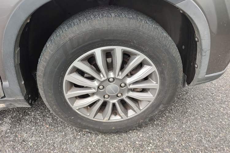 Used Haval H6 2015 Sport Edition 1.5T Automatic Two-Wheel Drive Luxury Model Right Front Wheel Hub