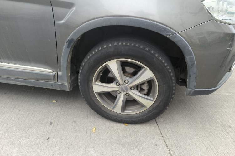 Used Haval H6 2015 Sport Edition 1.5T Manual Two-Wheel Drive Elite Model Right Front Wheel Hub