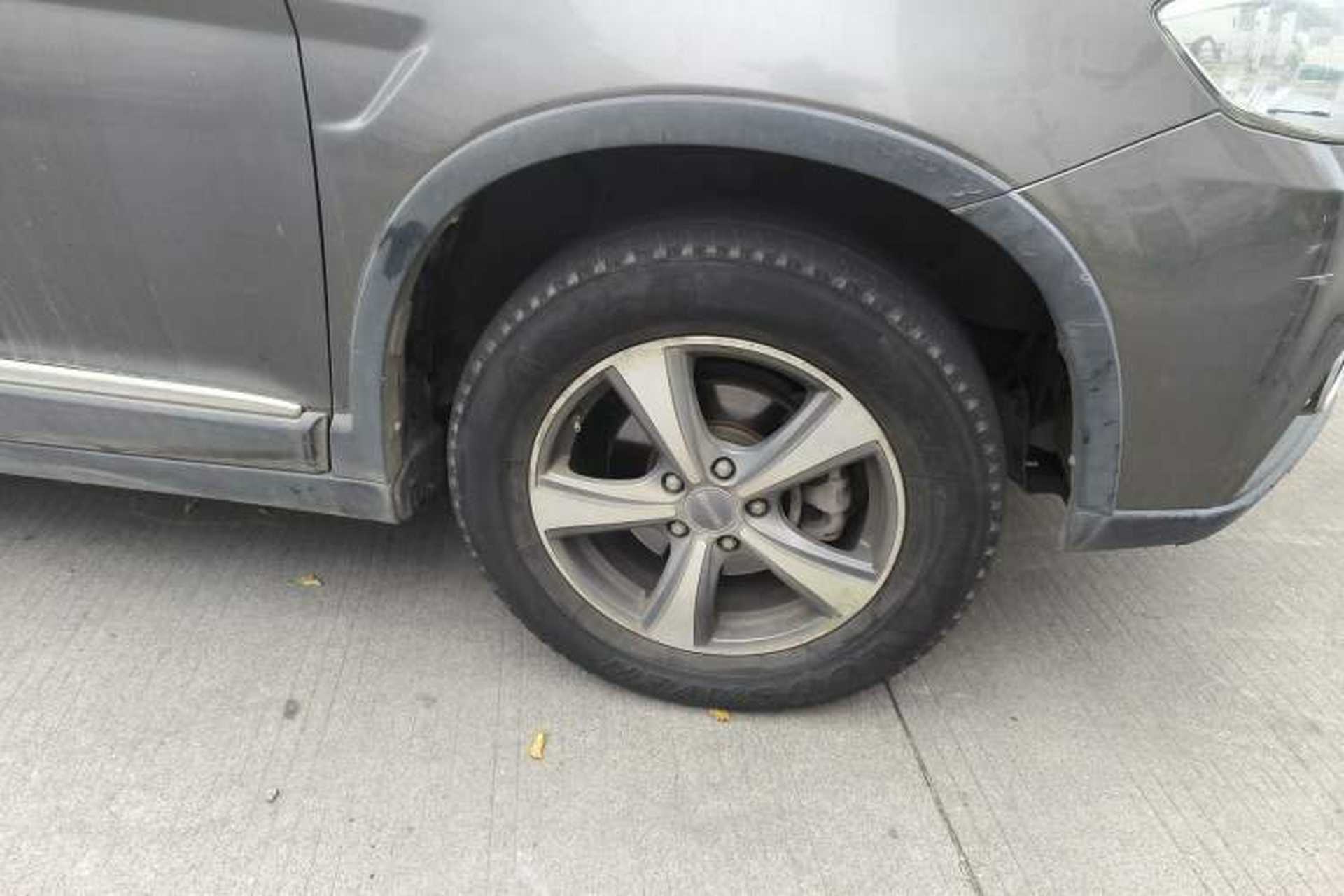 Used Haval H6 2015 Sport Edition 1.5T Manual Two-Wheel Drive Elite Model Right Front Wheel Hub