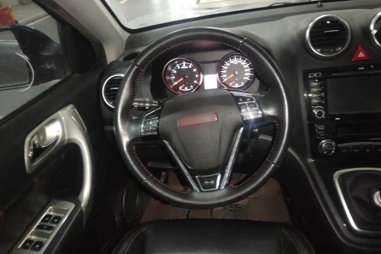 Used Haval H6 2015 Upgraded Model 1.5T Manual Two-Wheel Drive Elite Version Steering Wheel