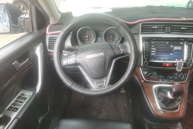 Used Haval H6 2015 Revised Version Sport Edition 1.5T Manual Transmission Two-Wheel Drive Elite Grade Steering Wheel