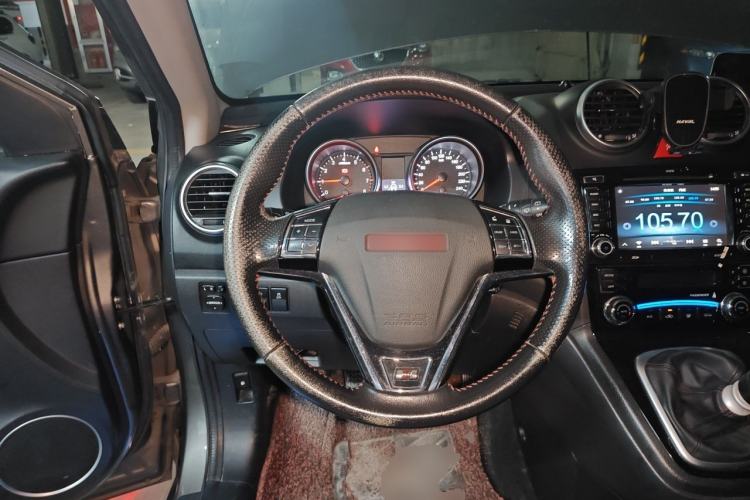 Used Haval H6 2015 Upgraded Model 1.5T Manual Two-Wheel Drive Elite Version Steering Wheel