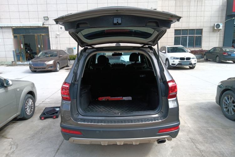 Used Haval H6 2015 Revised Version Sport Edition 1.5T Manual Transmission Two-Wheel Drive Elite Grade Trunk
