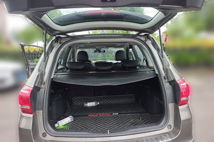 Used Haval H6 2015 Sport Edition 1.5T Automatic Two-Wheel Drive Luxury Model Trunk