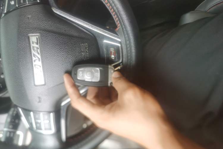 Used Haval H6 2015 Revised Version Sport Edition 1.5T Manual Transmission Two-Wheel Drive Elite Grade Vehicle Key