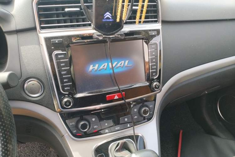 Used Haval H6 2015 Sport Edition 1.5T Automatic Two-Wheel Drive Luxury Model Audio And AC Panel