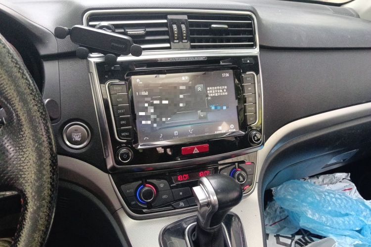 Used Haval H6 2015 Sport Edition 1.5T Automatic Two-Wheel Drive Luxury Model Audio And AC Panel