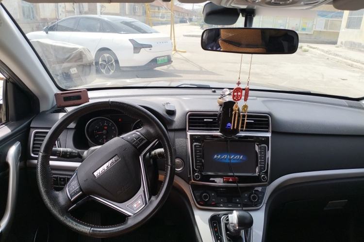 Used Haval H6 2015 Sport Edition 1.5T Automatic Two-Wheel Drive Luxury Model Center Console