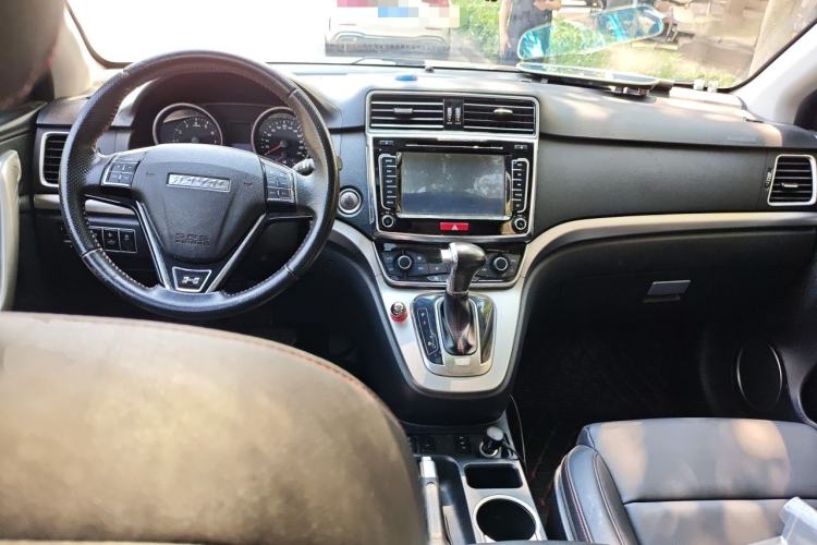 Used Haval H6 2015 Sport Edition 1.5T Automatic Two-Wheel Drive Luxury Model Center Console