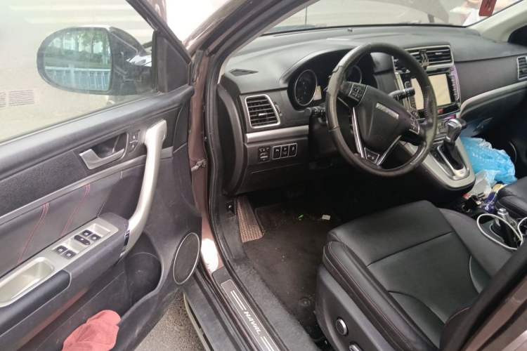 Used Haval H6 2015 Sport Edition 1.5T Automatic Two-Wheel Drive Luxury Model Driver Seat