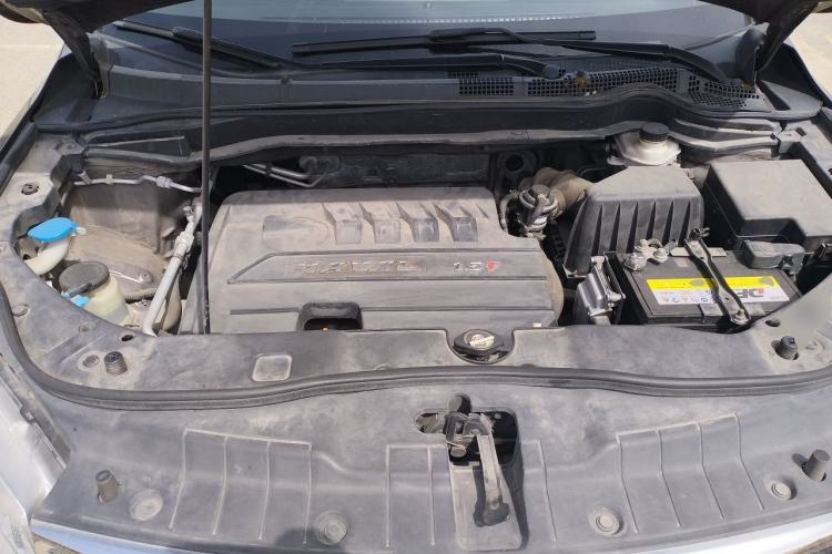 Used Haval H6 2015 Sport Edition 1.5T Automatic Two-Wheel Drive Luxury Model Engine Bay