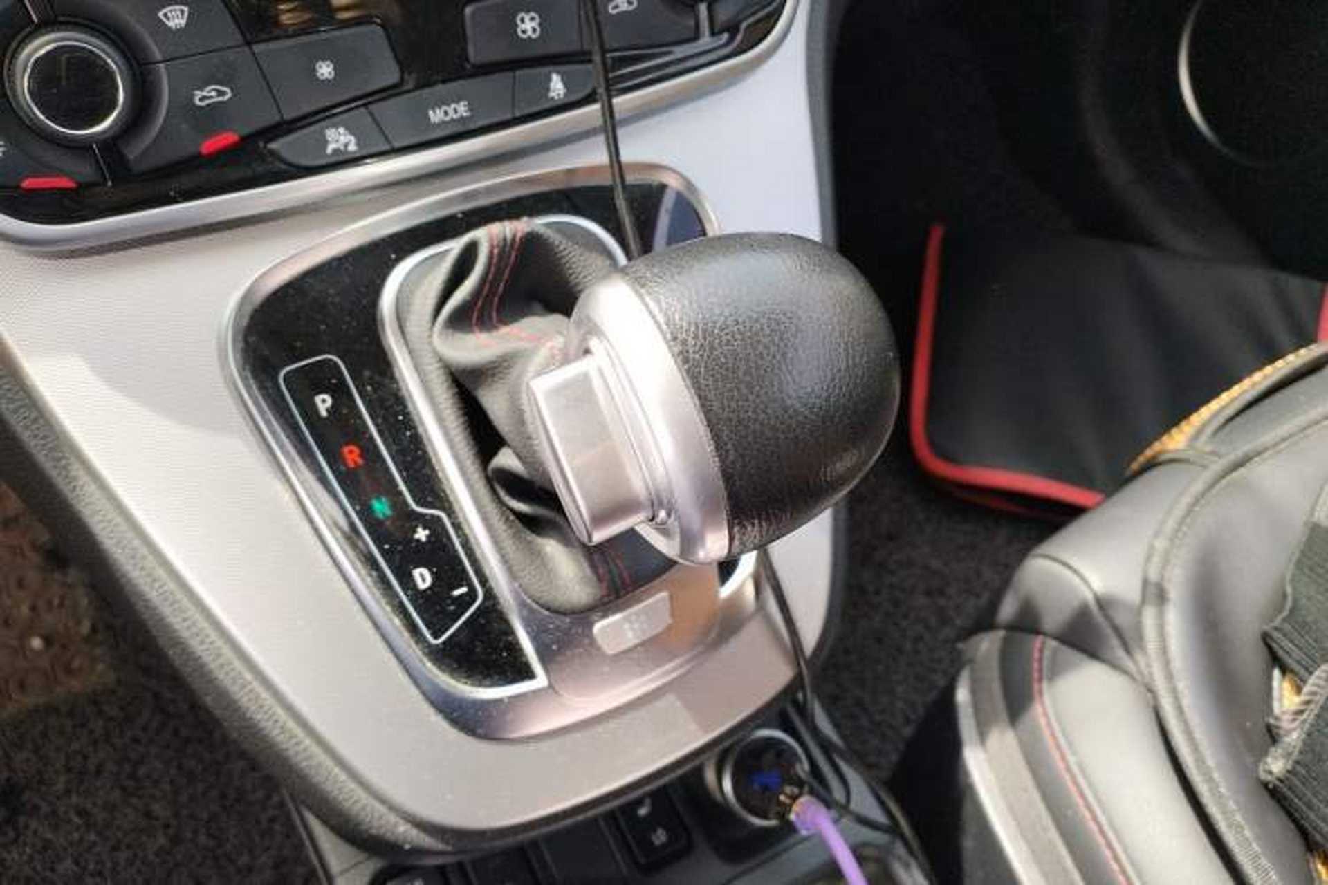 Used Haval H6 2015 Sport Edition 1.5T Automatic Two-Wheel Drive Luxury Model Gear Lever