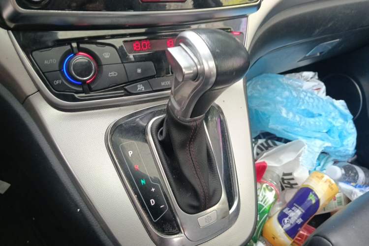 Used Haval H6 2015 Sport Edition 1.5T Automatic Two-Wheel Drive Luxury Model Gear Lever