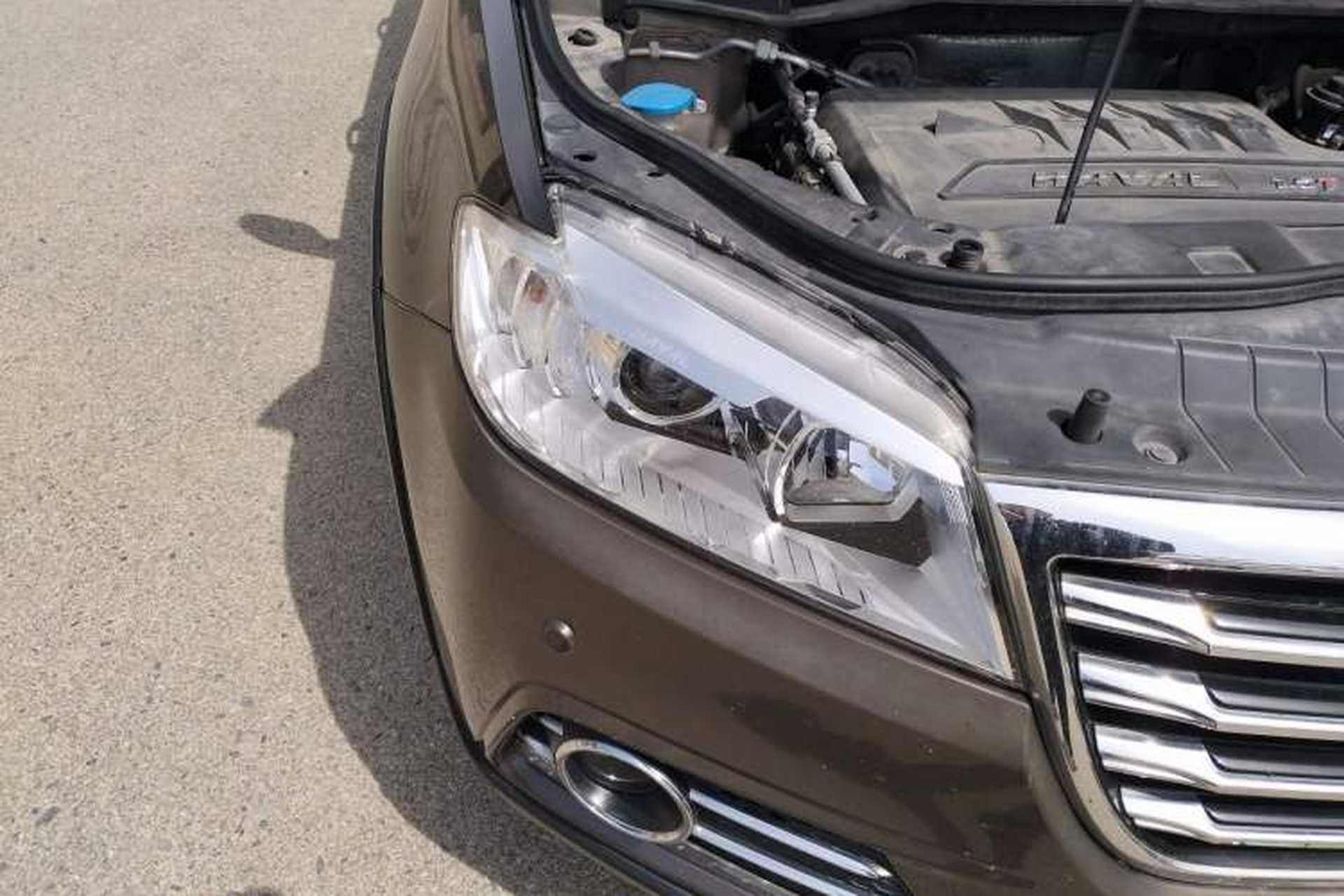Used Haval H6 2015 Sport Edition 1.5T Automatic Two-Wheel Drive Luxury Model Right Front Headlight