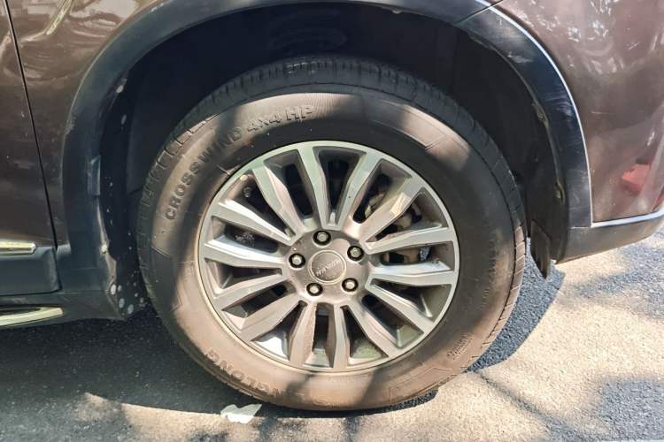 Used Haval H6 2015 Sport Edition 1.5T Automatic Two-Wheel Drive Luxury Model Right Front Wheel Hub