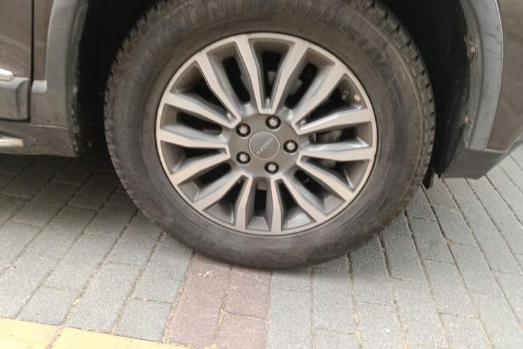 Used Haval H6 2015 Sport Edition 1.5T Automatic Two-Wheel Drive Luxury Model Right Front Wheel Hub