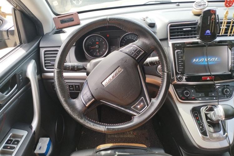 Used Haval H6 2015 Sport Edition 1.5T Automatic Two-Wheel Drive Luxury Model Steering Wheel