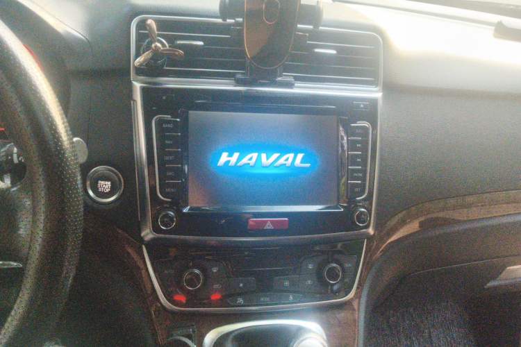 Used Haval H6 2015 Revised Version Sport Edition 1.5T Manual Transmission Two-Wheel Drive Elite Grade Audio And AC Panel