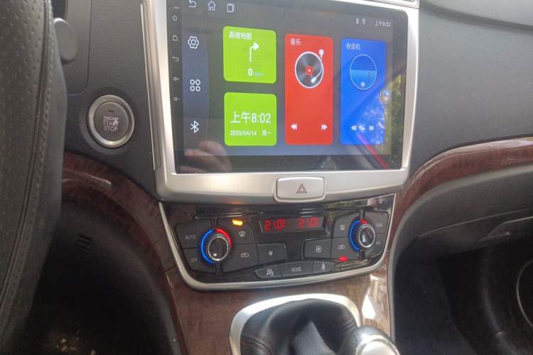 Used Haval H6 2015 Revised Version Sport Edition 1.5T Manual Transmission Two-Wheel Drive Elite Grade Audio And AC Panel