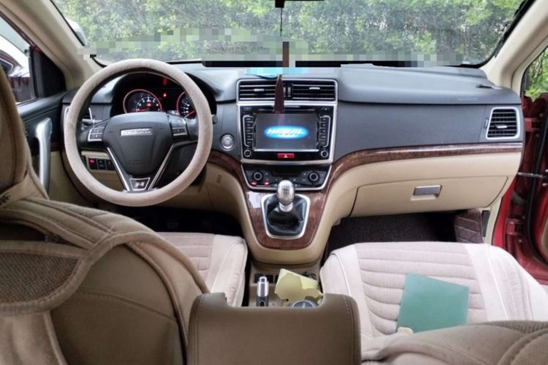 Used Haval H6 2015 Revised Version Sport Edition 1.5T Manual Transmission Two-Wheel Drive Elite Grade Center Console