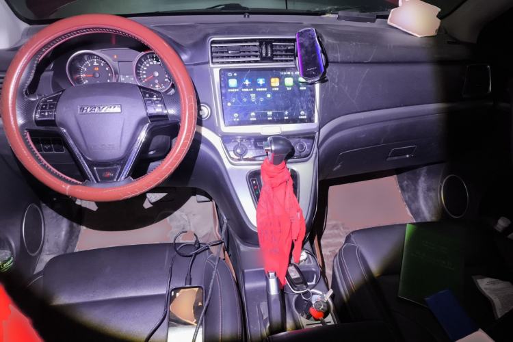 Used Haval H6 2015 Sport Edition 1.5T Automatic Two-Wheel Drive Luxury Model Center Console