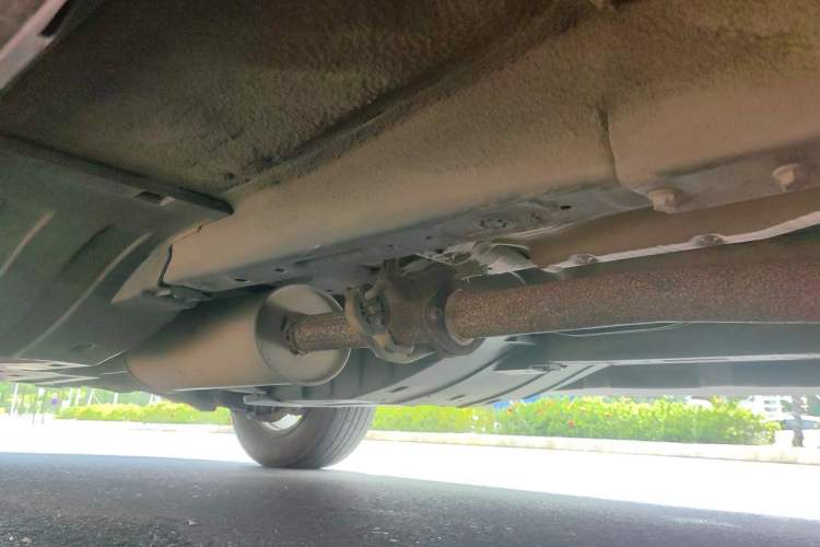 Used Haval H6 2015 Upgraded Model 1.5T Manual Two-Wheel Drive Elite Version Chassis Front Right