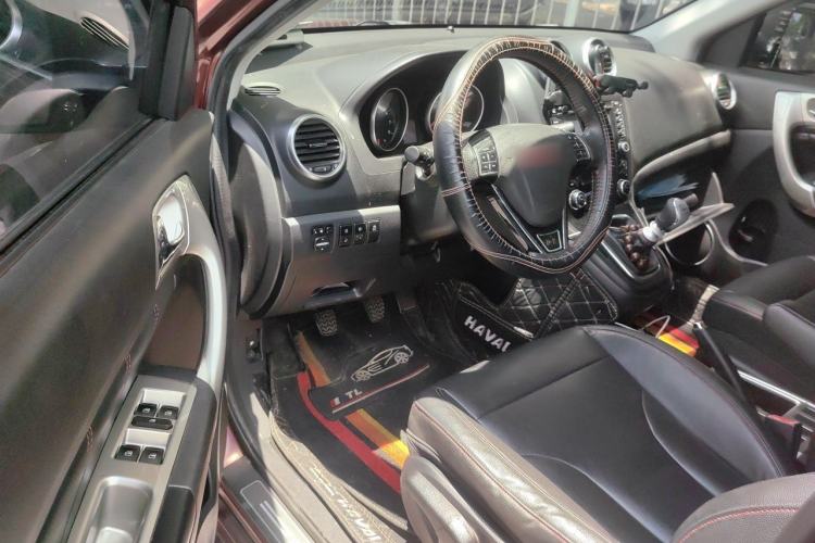 Used Haval H6 2015 Upgraded Model 1.5T Manual Two-Wheel Drive Elite Version Driver Seat