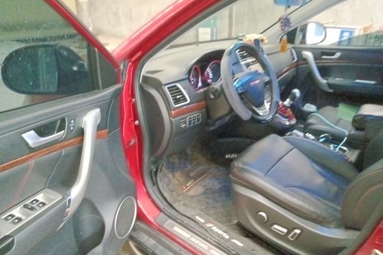 Used Haval H6 2015 Revised Version Sport Edition 1.5T Manual Transmission Two-Wheel Drive Elite Grade Driver Seat