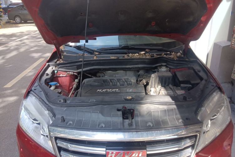 Used Haval H6 2015 Revised Version Sport Edition 1.5T Manual Transmission Two-Wheel Drive Elite Grade Engine Bay
