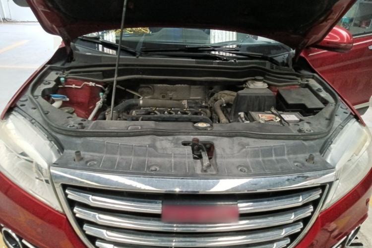 Used Haval H6 2015 Revised Version Sport Edition 1.5T Manual Transmission Two-Wheel Drive Elite Grade Engine Bay
