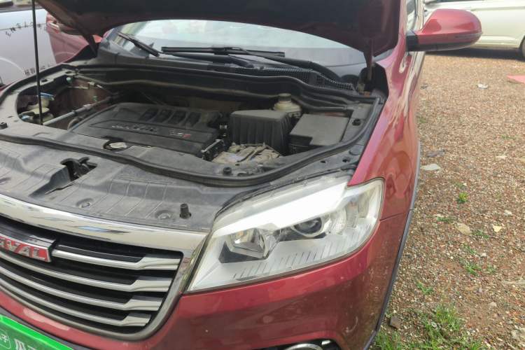 Used Haval H6 2015 Sport Edition 1.5T Automatic Two-Wheel Drive Luxury Model Engine Bay Left