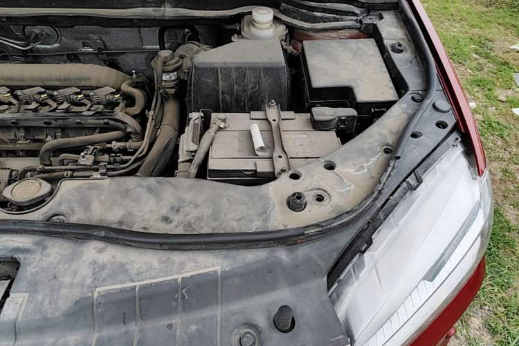 Used Haval H6 2015 Sport Edition 1.5T Manual Two-Wheel Drive Elite Model Engine Bay Left