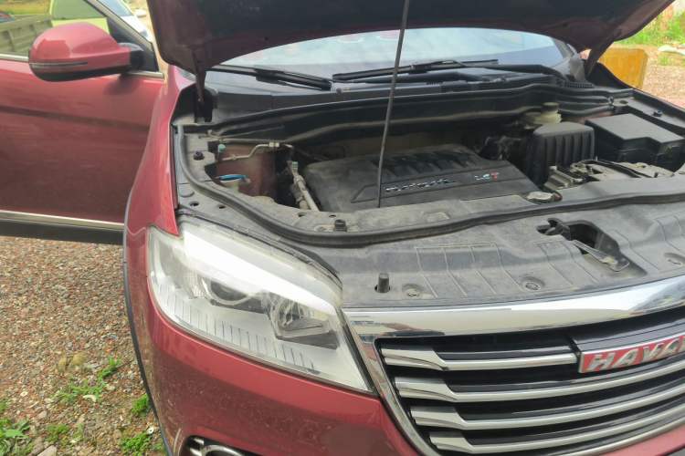 Used Haval H6 2015 Sport Edition 1.5T Automatic Two-Wheel Drive Luxury Model Engine Bay Right