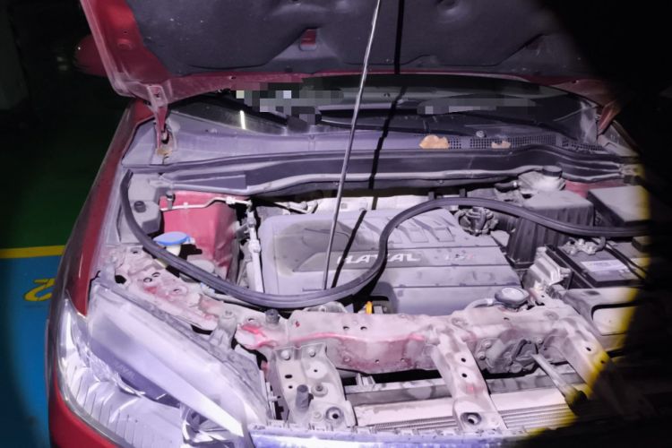 Used Haval H6 2015 Sport Edition 1.5T Automatic Two-Wheel Drive Luxury Model Engine Bay Right