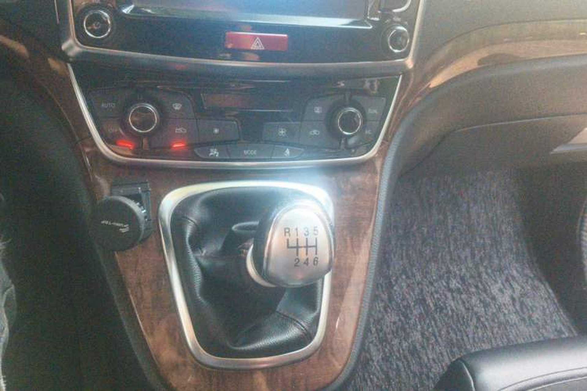 Used Haval H6 2015 Revised Version Sport Edition 1.5T Manual Transmission Two-Wheel Drive Elite Grade Gear Lever