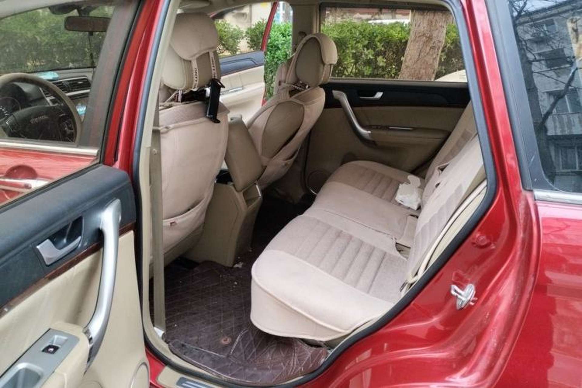 Used Haval H6 2015 Revised Version Sport Edition 1.5T Manual Transmission Two-Wheel Drive Elite Grade Left Rear Seat