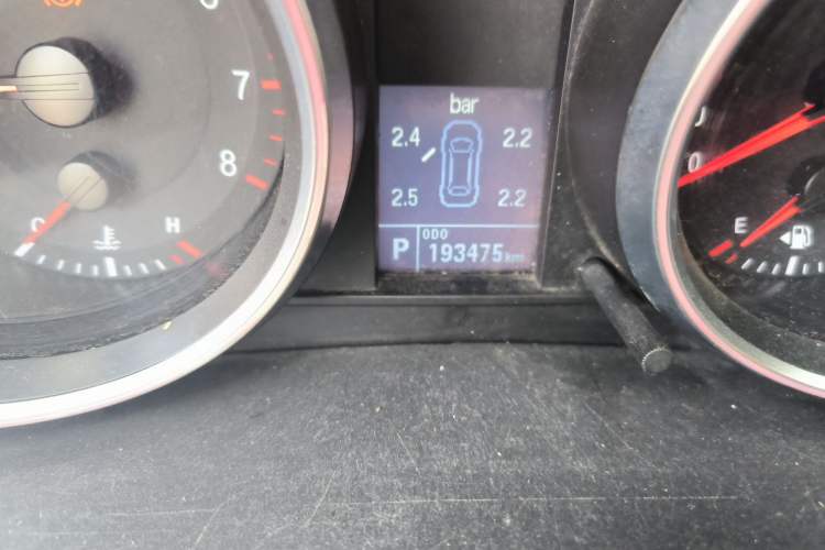 Used Haval H6 2015 Sport Edition 1.5T Automatic Two-Wheel Drive Luxury Model Odometer Close Up