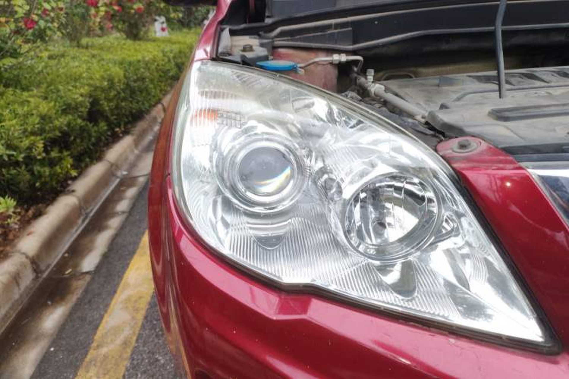 Used Haval H6 2015 Upgraded Model 1.5T Manual Two-Wheel Drive Elite Version Right Front Headlight