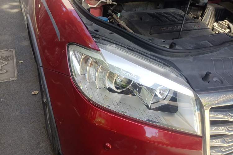Used Haval H6 2015 Revised Version Sport Edition 1.5T Manual Transmission Two-Wheel Drive Elite Grade Right Front Headlight