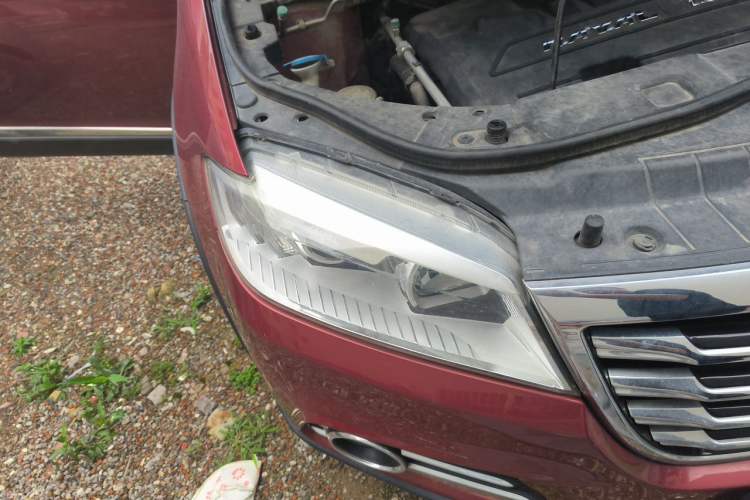 Used Haval H6 2015 Sport Edition 1.5T Automatic Two-Wheel Drive Luxury Model Right Front Headlight