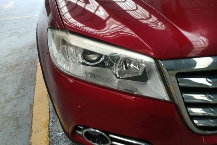 Used Haval H6 2015 Revised Version Sport Edition 1.5T Manual Transmission Two-Wheel Drive Elite Grade Right Front Headlight